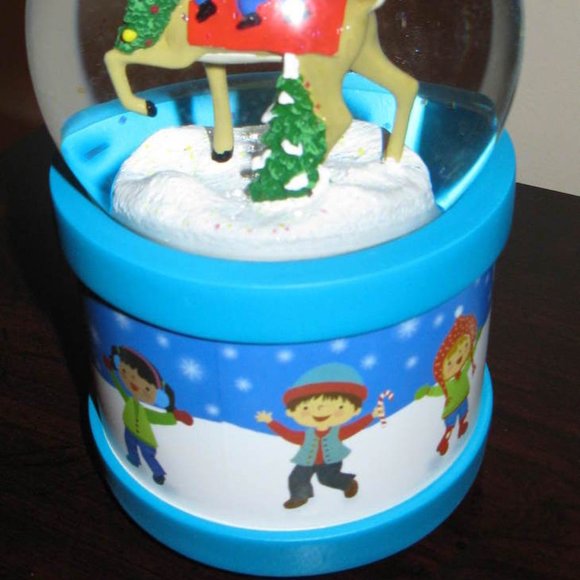 Musical Globe with Snow Sound Light & Motion Snow Dome - Picture 2 of 4